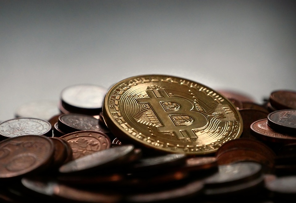 Bitcoin a quota 25.000 dollari, cosa aspettarsi adesso?